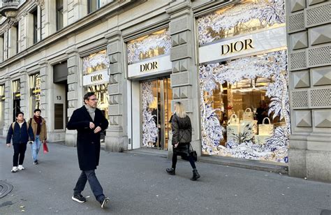 Shops with Dior in Zurich .